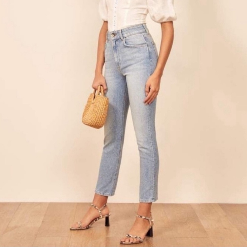 Reformation Emelia Crop Jean in Montego